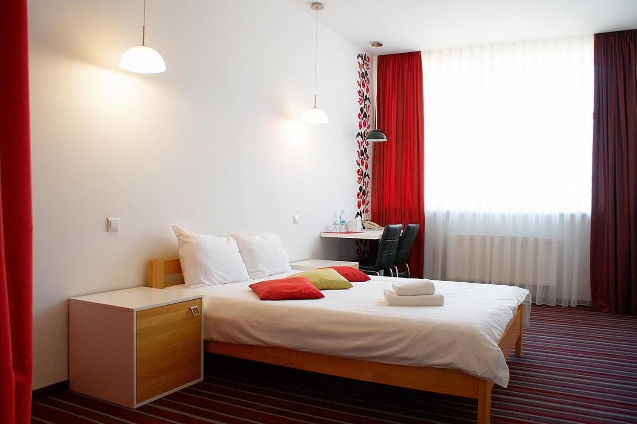 Hotel Kalyna Charkiv Exteriör bild