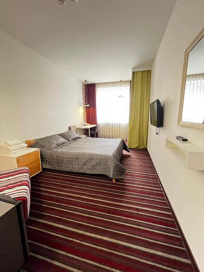 Hotel Kalyna Charkiv Exteriör bild
